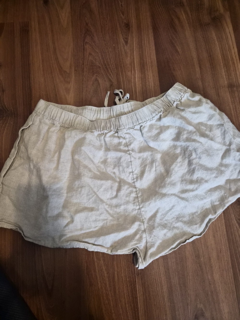 Aritzia Little Moon Linen Shorts with Elastic Waist